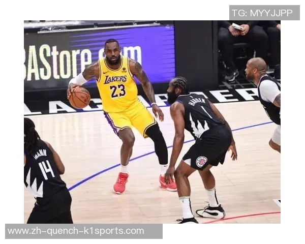洛杉矶鸡肋！湖人又养废两人？是留仍是走？